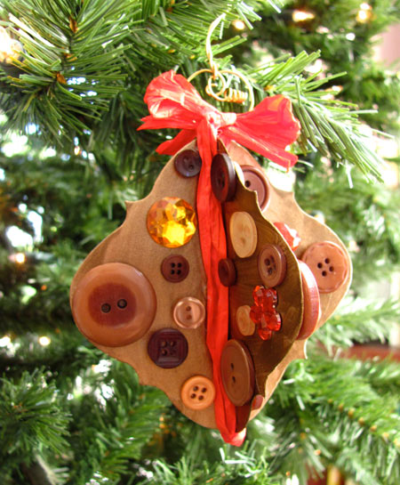 Christmas ornament with buttons